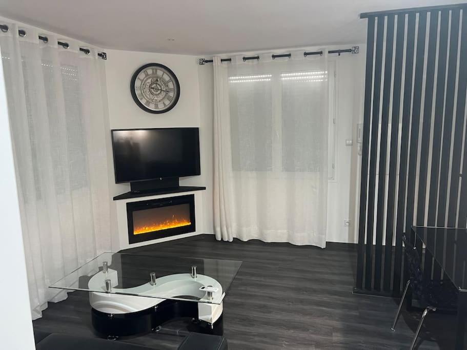 Appart De Luxe Tout Confort Jusqu A 4 Personnes Daire Triel-sur-Seine Dış mekan fotoğraf