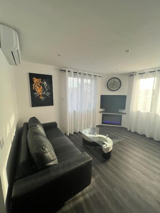 Appart De Luxe Tout Confort Jusqu A 4 Personnes Daire Triel-sur-Seine Dış mekan fotoğraf