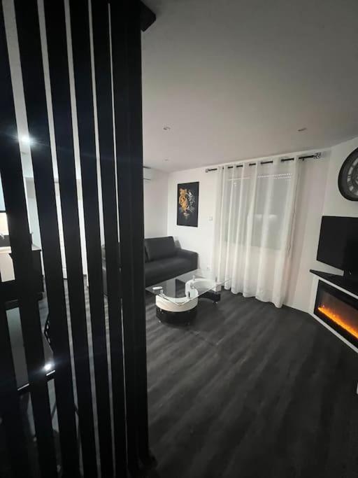 Appart De Luxe Tout Confort Jusqu A 4 Personnes Daire Triel-sur-Seine Dış mekan fotoğraf